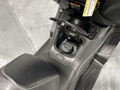 2026 Suzuki Burgman 400 - Photo 15