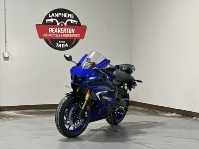 2025 Yamaha YZF-R7 - Photo 2