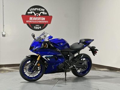 2025 Yamaha YZF-R7 - Photo 3