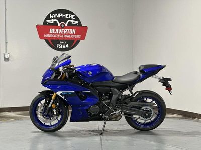 2025 Yamaha YZF-R7 - Photo 9