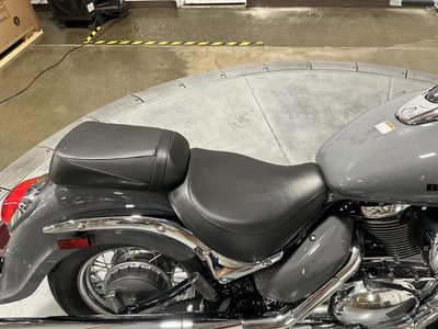 2025 Suzuki Boulevard C50 - Photo 11
