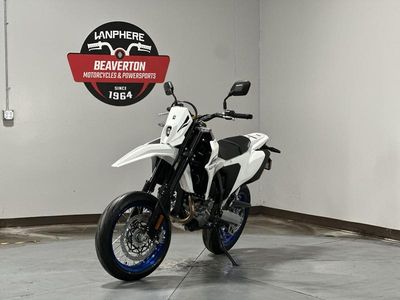 2025 Suzuki DR-Z4SMM5 - Photo 2