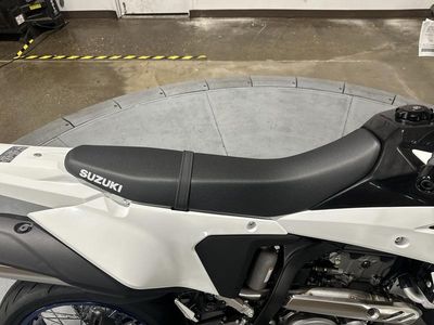 2025 Suzuki DR-Z4SMM5 - Photo 11