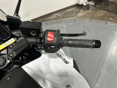 2026 Suzuki GSX-8R - Photo 13