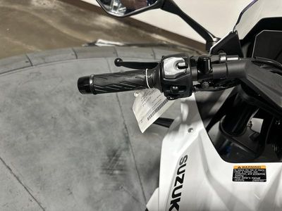 2026 Suzuki GSX-8R - Photo 14