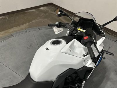 2026 Suzuki GSX-8R - Photo 15