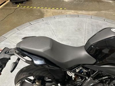 2024 BMW G 310 R Triple Black - Photo 11