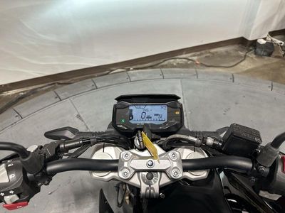 2024 BMW G 310 R Triple Black - Photo 12