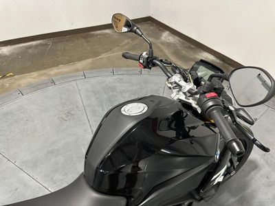 2024 BMW G 310 R Triple Black - Photo 15