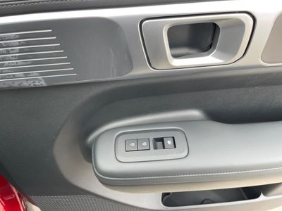 2025 Hyundai Santa Fe - Photo 9
