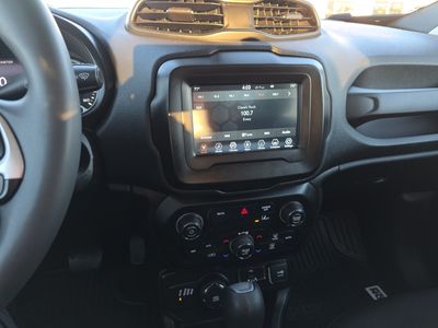 2021 Jeep Renegade — photo 11 view