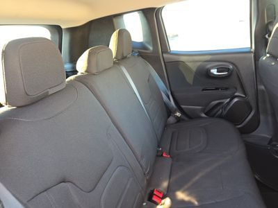 2021 Jeep Renegade — photo 8 view