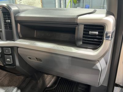 2026 Ford Super Duty F-350 SRW — photo 10 view