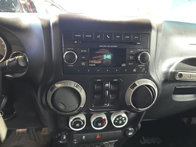 2016 Jeep Wrangler Unlimited — photo 13 view