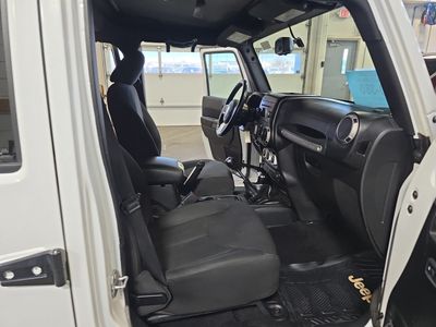 2016 Jeep Wrangler Unlimited — photo 8 view