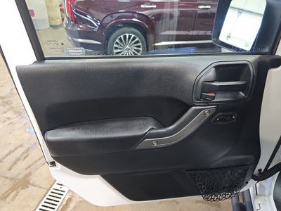 2016 Jeep Wrangler Unlimited — photo 9 view
