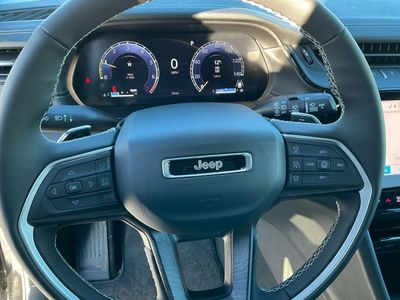 2026 Jeep Grand Cherokee — photo 11 view