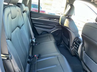 2026 Jeep Grand Cherokee — photo 12 view