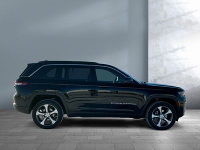 2026 Jeep Grand Cherokee — engine compartment view
