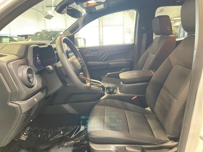 2025 Chevrolet Colorado - Photo 10