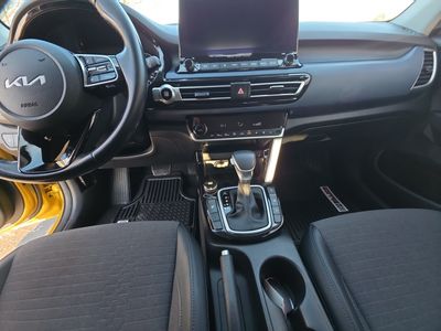 2023 Kia Seltos — photo 10 view