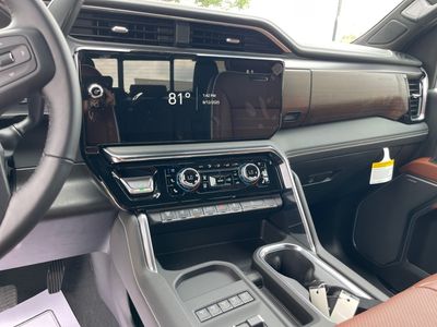2025 GMC Sierra 2500HD — photo 8 view