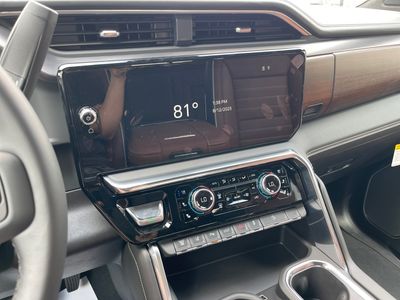 2025 GMC Sierra 2500HD — photo 10 view
