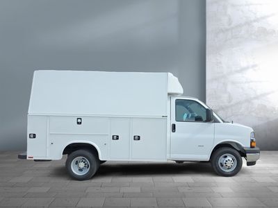 2025 Chevrolet Express Commercial Cutaway - Photo 4