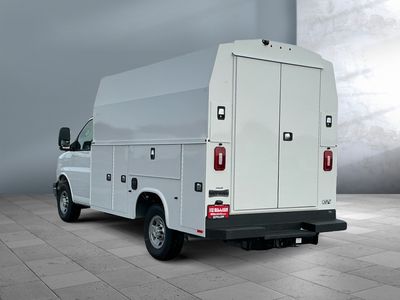 2025 Chevrolet Express Commercial Cutaway - Photo 2
