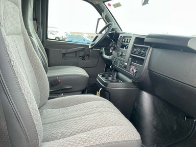 2025 Chevrolet Express Commercial Cutaway - Photo 11