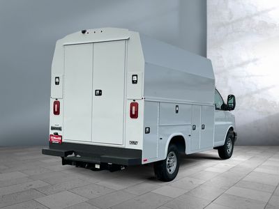 2025 Chevrolet Express Commercial Cutaway - Photo 3
