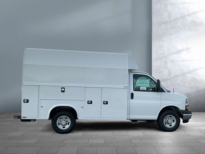 2025 Chevrolet Express Commercial Cutaway - Photo 4