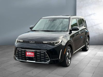 2025 Kia Soul — front three-quarter view