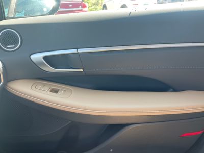 2025 Hyundai Sonata Hybrid — photo 14 view