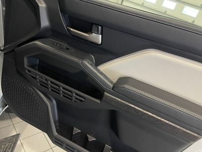 2025 Toyota Tacoma — photo 8 view