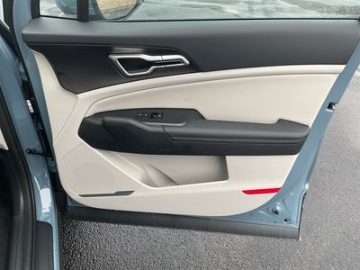2026 Kia Sportage Hybrid — photo 8 view