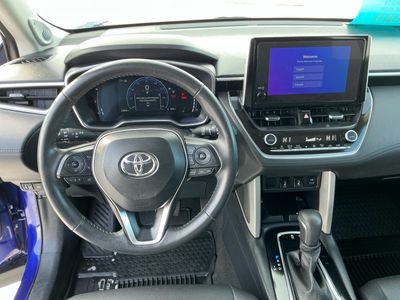 2024 Toyota Corolla Cross — photo 8 view
