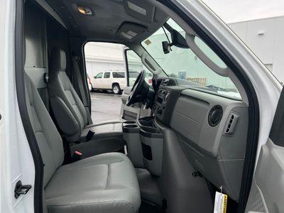 2024 Ford E-Series Cutaway — photo 10 view