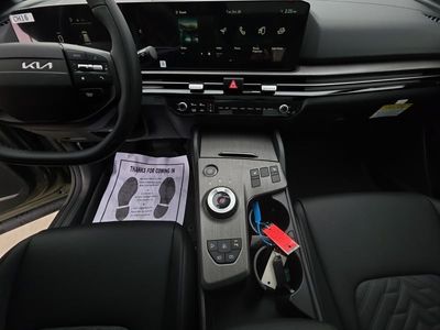 2026 Kia Sportage Plug-In Hybrid — photo 12 view