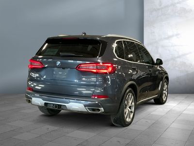 2019 BMW X5 — front three-quarter view