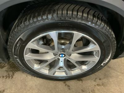 2019 BMW X5 — engine compartment view
