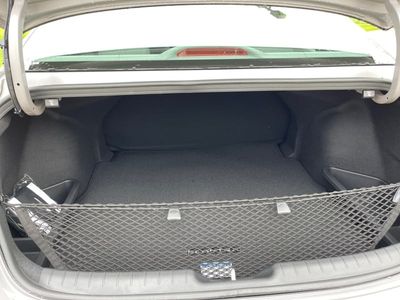 2025 Hyundai Elantra - Photo 13