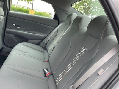 2025 Hyundai Elantra - Photo 14