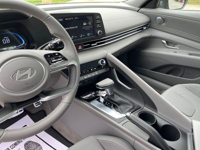 2025 Hyundai Elantra - Photo 7