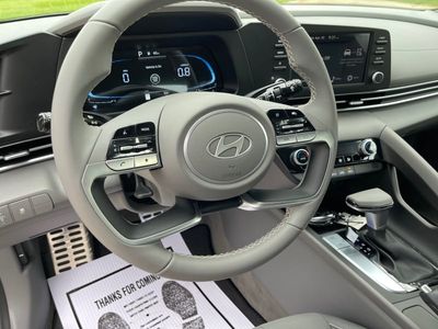 2025 Hyundai Elantra - Photo 10