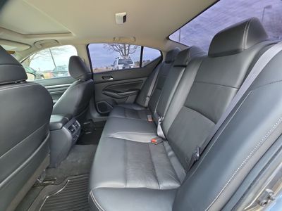 2019 Nissan Altima — detail view