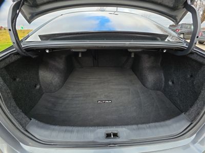 2019 Nissan Altima — photo 8 view