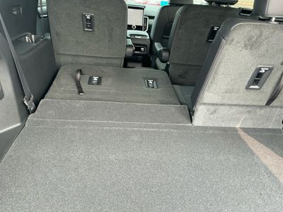 2025 GMC Acadia — photo 11 view