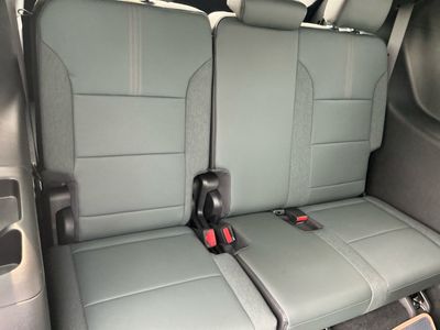 2025 GMC Acadia — photo 12 view