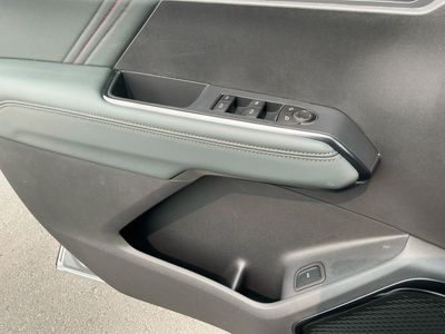 2025 GMC Acadia — photo 13 view